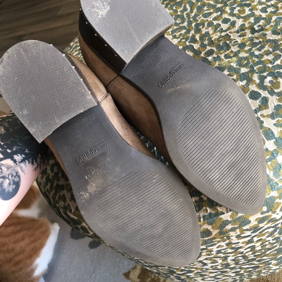 Light brown “call it spring” booties - Picture 6 of 8